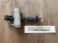 Ограничитель открывания двери задний правый Toyota Land Cruiser 100 1997-2007