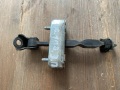 Ограничитель открывания двери задний правый Toyota Land Cruiser 100 1997-2007