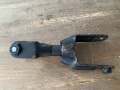 Кронштейн опоры двигателя правой Peugeot 406 1995-1999