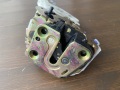 Замок двери задней правой Nissan X-Trail T30 2000-2007