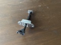 Ограничитель открывания двери задний Nissan Cube Z12 2008-2020