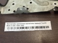 Кронштейн крепления магнитолы правый Toyota Mark II X80 1988-1992