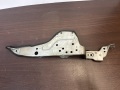 Кронштейн крепления магнитолы правый Toyota Mark II X80 1988-1992