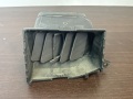 Дефлектор воздушный центральный правый Toyota Prius I XW10 1997-2003