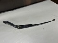 Поводок дворников передний правый Nissan Primera P11 1996-2002