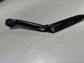 Поводок дворников передний правый Nissan Primera P11 1996-2002