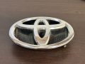 Эмблема решетки радиатора Toyota Auris E150 2006-2012
