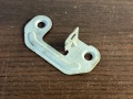 Кронштейн ящика передней консоли правый Nissan Almera N15 1995-2000