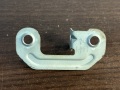 Кронштейн ящика передней консоли левый Nissan Almera N15 1995-2000