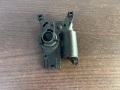 Моторчик заслонки печки Porshe Cayenne 955/957 2002-2010