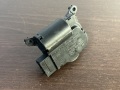 Моторчик заслонки печки Porshe Cayenne 955/957 2002-2010
