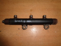 Рампа топливная (рейка) лев 2.7DT Land Rover Discovery III 2004-2009(LR005553)