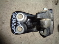 Петля двери передней/задней левой нижняя 2.7DT Land Rover Discovery III 2004-2009(BDB780130)