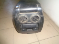 Подлокотник в салон Land Rover Discovery III 2004-2009