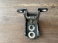 Петля двери передней левой верхняя Nissan Tiida C11 2004-2014