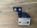 Петля двери задней правой верхняя Peugeot 406 1995-1999