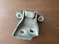 Петля двери передней левой нижняя Renault Laguna 1993-2000