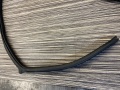 Уплотнитель проема двери передней правой Mitsubishi Lancer IX CS 2000-2010