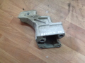 Кронштейн двигателя правый Land Rover Discovery III 2004-2009(KKU500590)