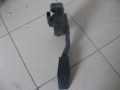 Педаль газа Opel Astra H / Family 2004-2015(9157998)