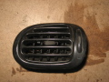 Дефлектор воздушный правый Peugeot 206 1998-2012(8237C2)