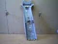 Обшивка стойки средней верх.пр. 2.7DT Land Rover Discovery III 2004-2009(EMG500261LUM)
