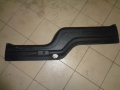 Обшивка двери багажника верхний низ. 2.7DT Land Rover Discovery III 2004-2009(ERQ000104PVJ)