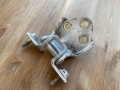 Петля двери передней правой верхняя Mitsubishi Aspire 1998-2003