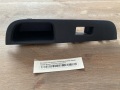 Накладка под кнопку стеклоподъемника задняя правая Nissan Tiida C11 2004-2014