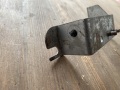 Кронштейн ручника Mitsubishi Aspire 1998-2003