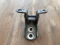 Петля двери передней левой нижняя Nissan Tiida C11 2004-2014