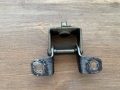 Петля двери багажника Nissan Tiida C11 2004-2014