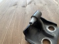 Петля двери задней левой нижняя Fiat Albea 2002-2012