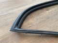 Уплотнитель стекла двери форточки задней правой Nissan Tiida C11 2004-2014
