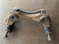 Скоба суппорта переднего Nissan Primera P11 1996-2002