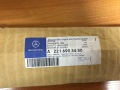 Накладка стекла переднего правого MERCEDES-BENZ S-Class V W221 2005-2013 (2216903480)