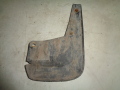 Брызговик перед. лев.Daewoo Nubira 1997(серебро)(96190359)
