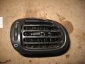 Дефлектор воздушный левый Peugeot 206 1998-2012(8237C3)