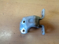 Петля двери передней правой верхняя Mazda 626 (GE) 1992-1997(GA2A58240A)